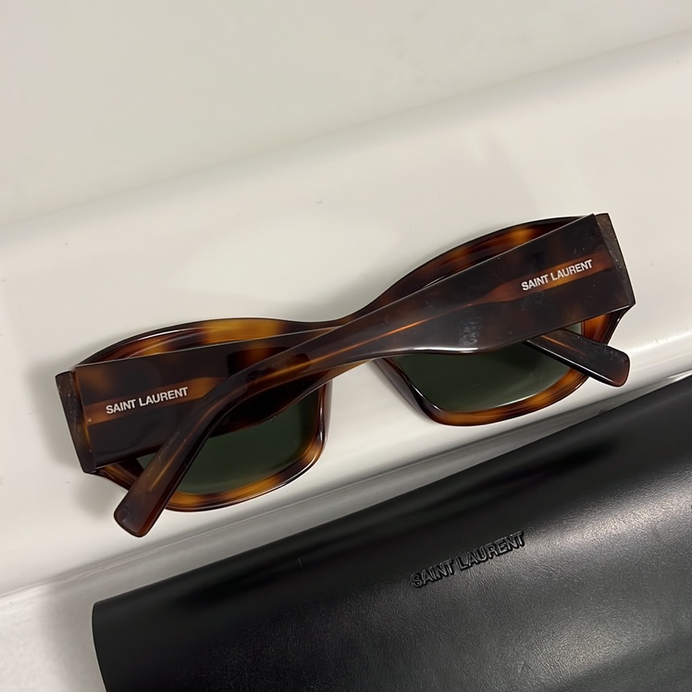 BRAND NEW! Saint Laurent cat-eye sunglasses 
Saddle nose bridge 
Made in Italy - Picture 4 of 4